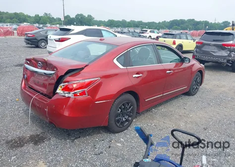 2015 Nissan Altima 2.5 S z USA, uszkodzony, nr VIN 1N4AL3AP3FC154093